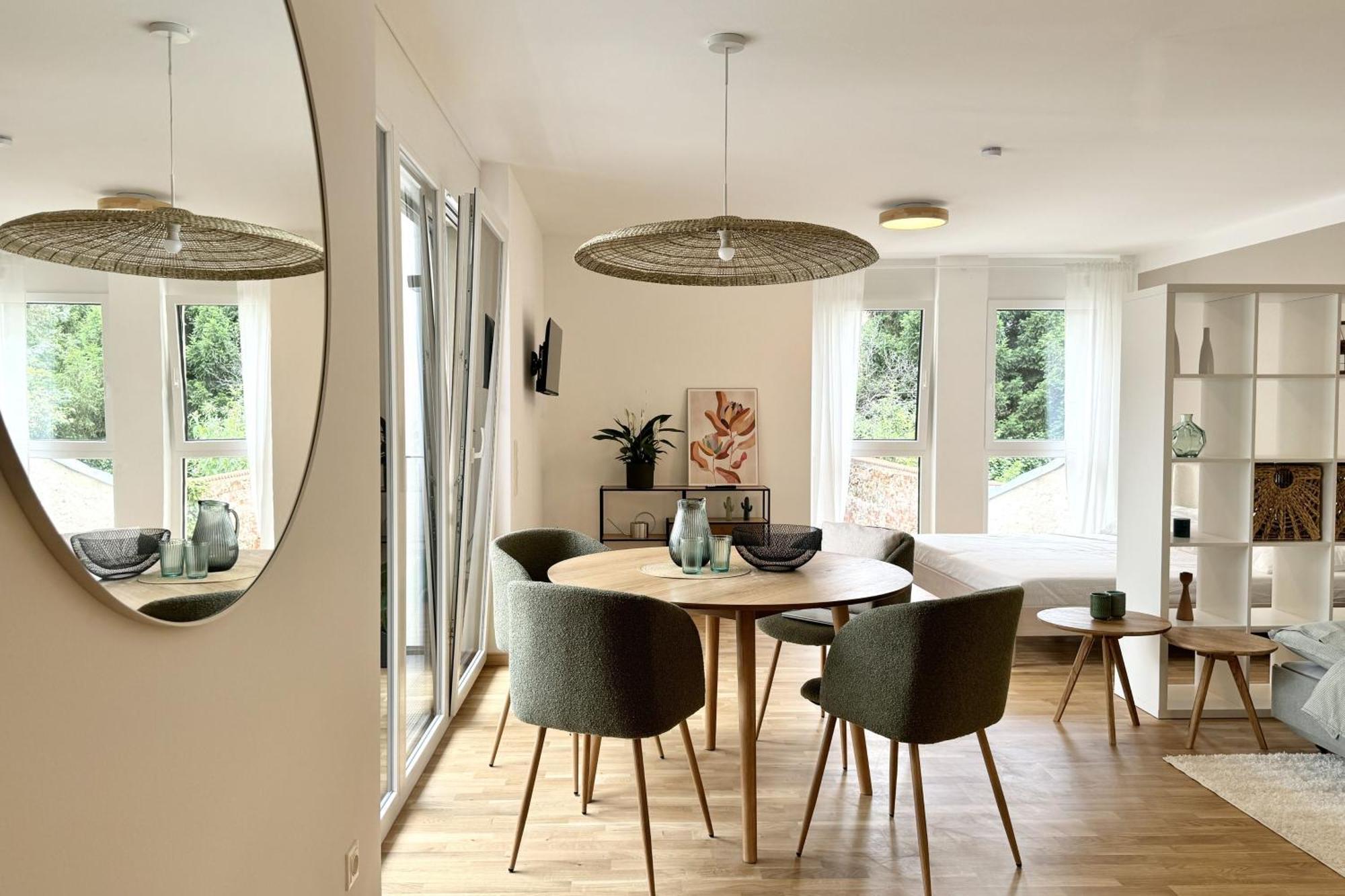 Modernes Studio Beim Domplatz Βίνερ Νόιστατ Εξωτερικό φωτογραφία