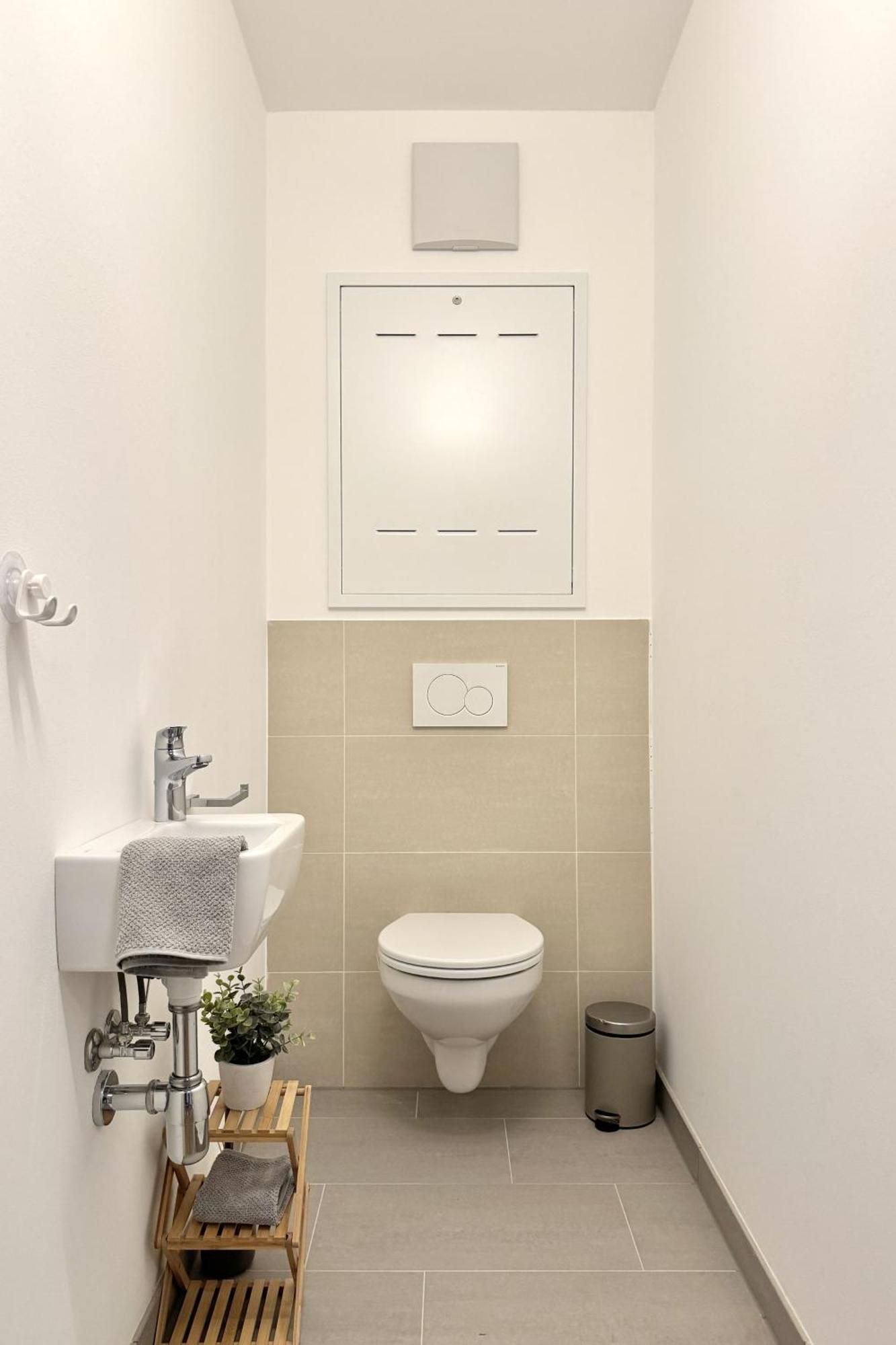 Modernes Studio Beim Domplatz Βίνερ Νόιστατ Εξωτερικό φωτογραφία